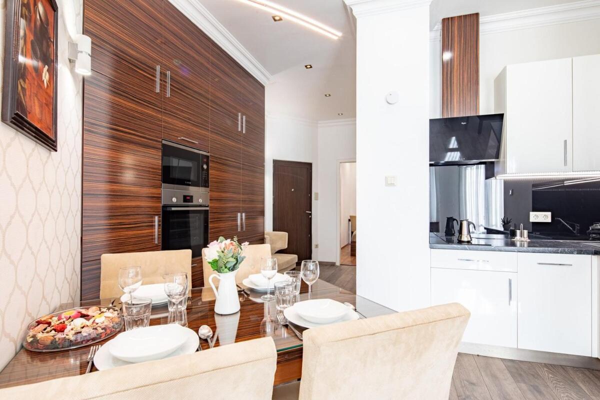 Ultra - Balcony - Sunny Apartman