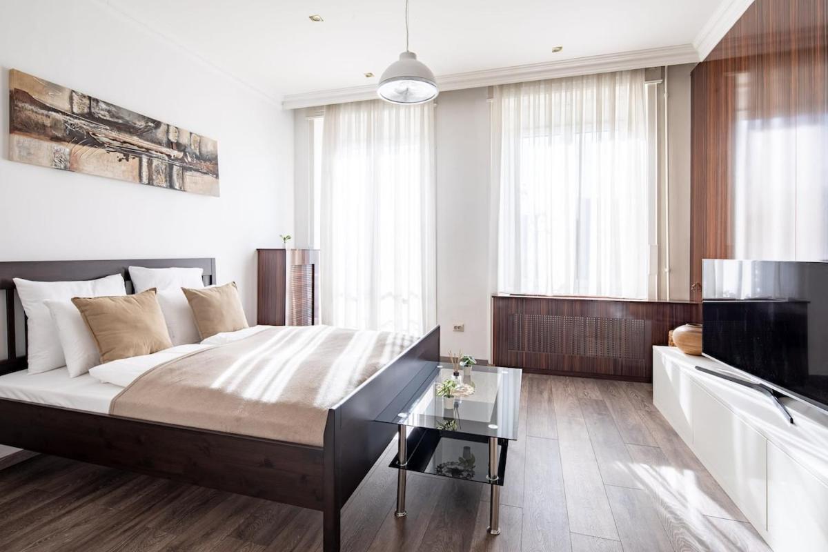 Ultra - Balcony - Sunny Apartman Budapest